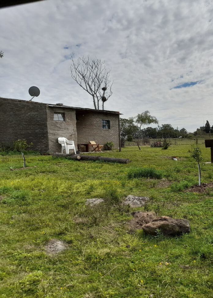 Parrilla y fogón en el exterior con leña incluida